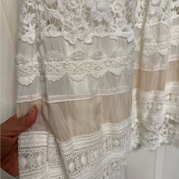 New / beautiful lace dress - Picture 4 of 7